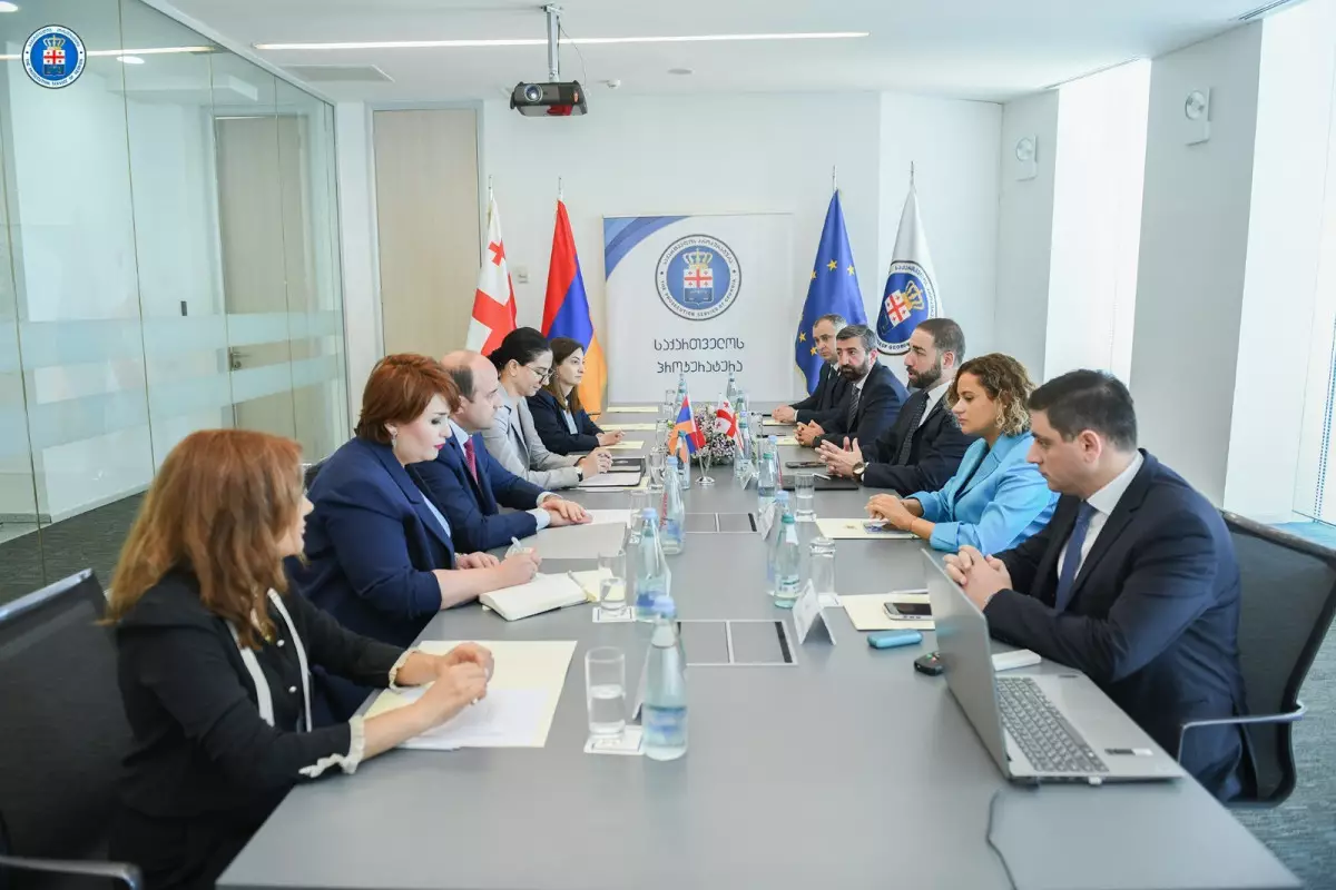 Ermənistanın Baş prokuroru Gürcüstana gedib