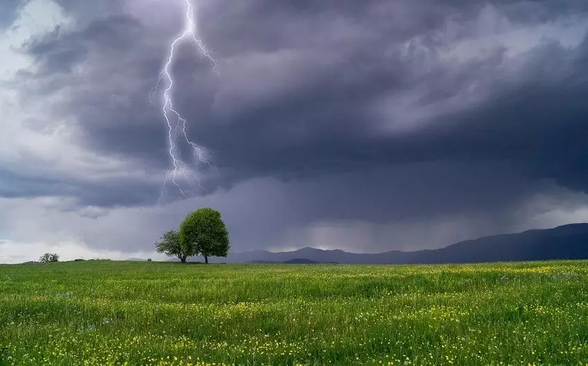 Şimşək çaxır, leysan yağır - FAKTİKİ HAVA