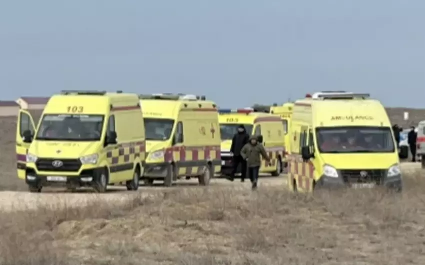 Aktau sakinləri təyyarə qəzasında yaralananlar üçün qan verməyə gedirlər
