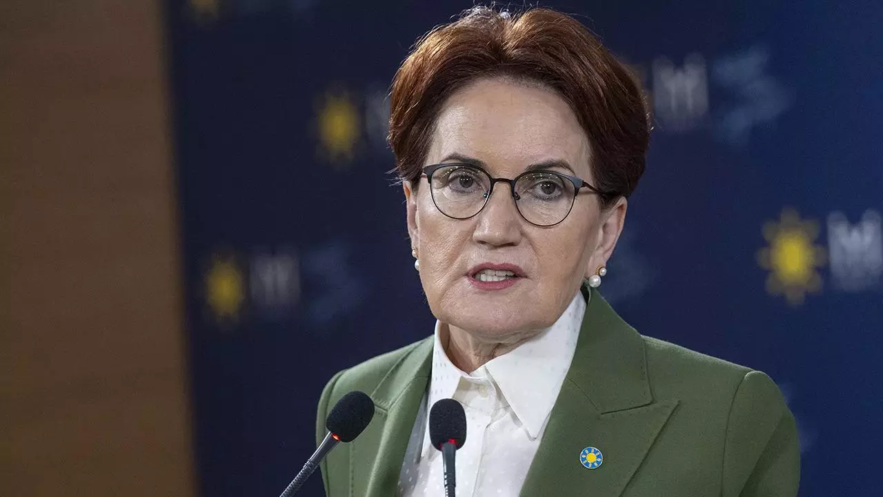 Akşener yenidən sədr seçilib
