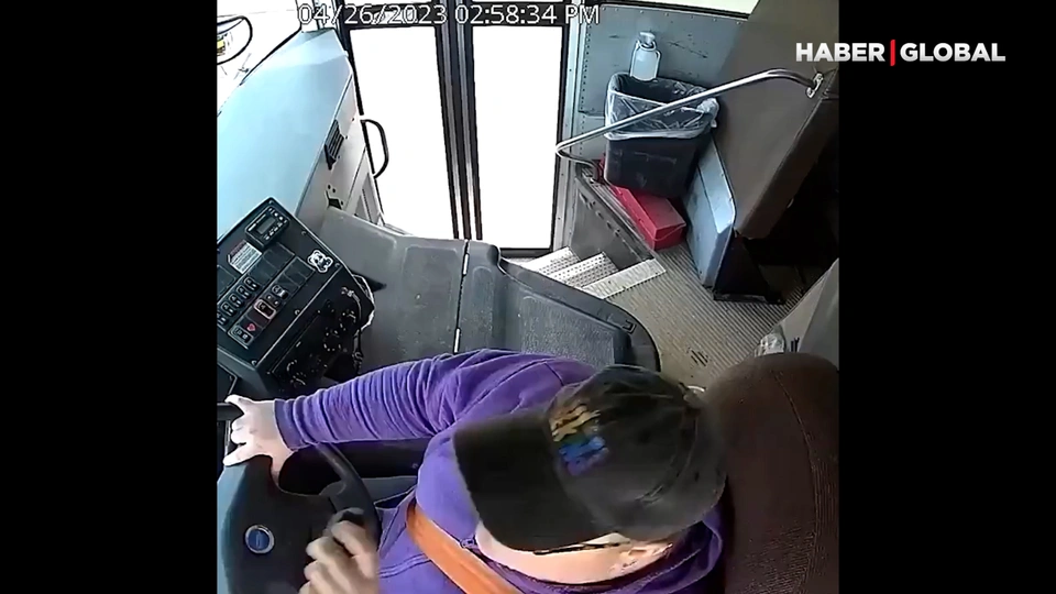 13 yaşlı uşaq sərnişinlərin həyatını xilas edib