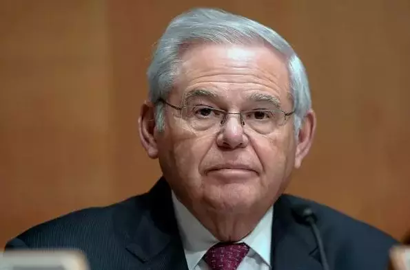 NYT: Ermənipərəst senator Menendezin vəkilləri sübutları gizlətməyə çalışırlar