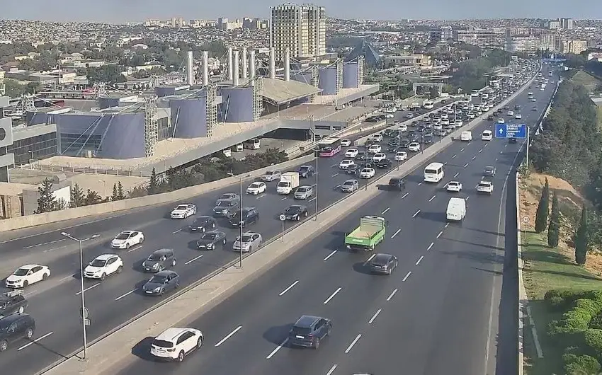Bakının bəzi yollarında sıxlıq müşahidə olunur