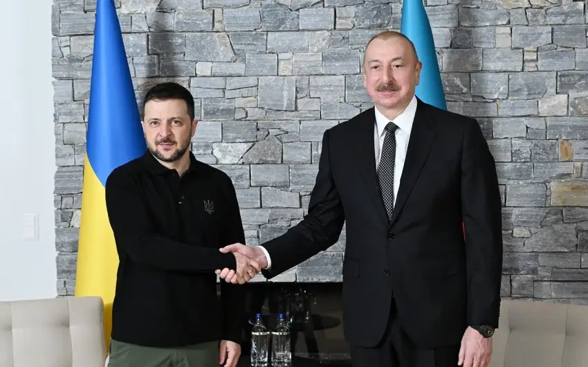 İlham Əliyev Zelenskini təbrik etdi