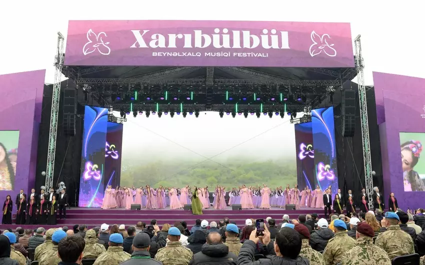 “Xarıbülbül” Beynəlxalq Musiqi Festivalının qala-konserti olub