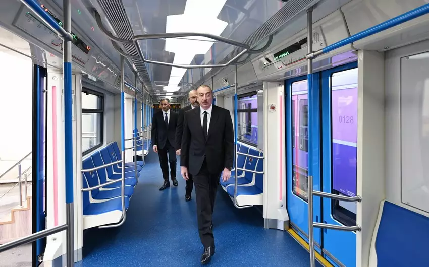 Prezident yeni nəsil metro qatarları ilə tanış olub - YENİLƏNİB
