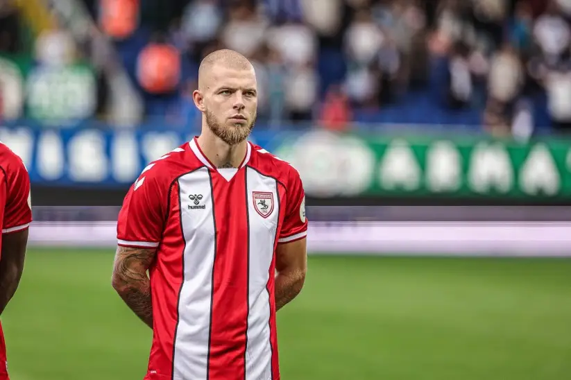 "Beşiktaş" Rik van Drongeleni gündəminə alıb