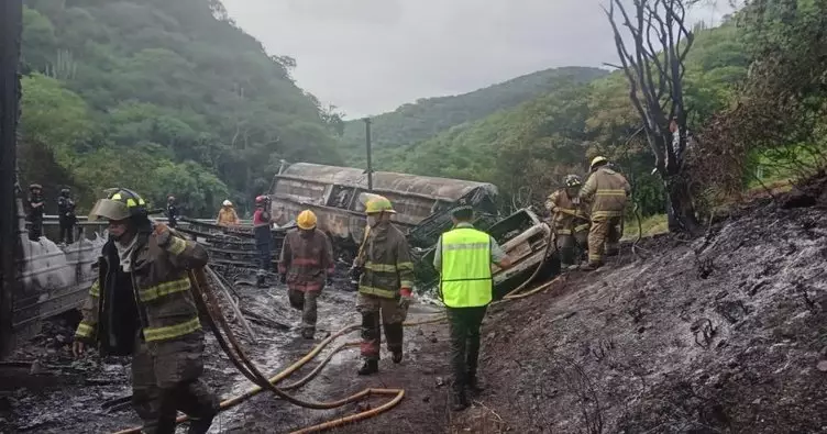 Meksikada tanker qəzası - 8 nəfər ölüb