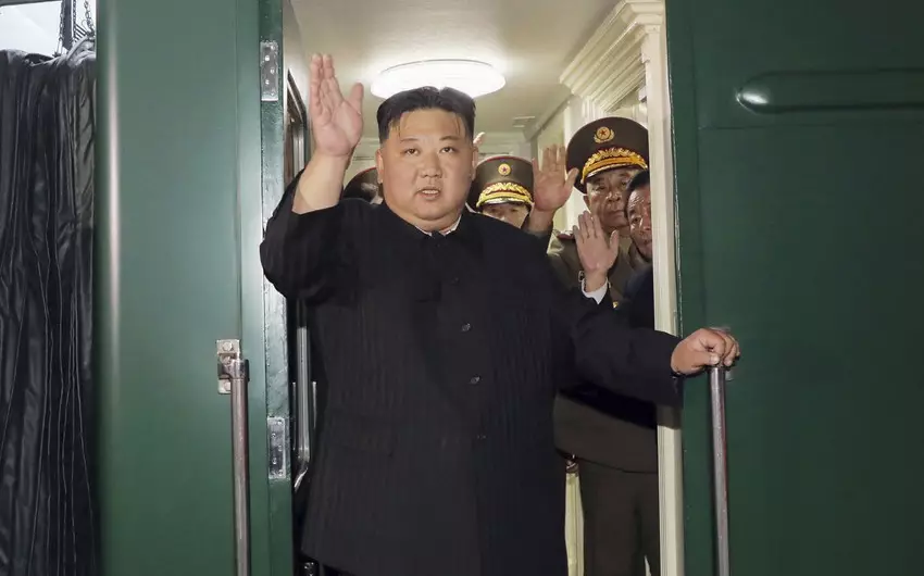 Şimali Koreya lideri raket buraxılış qurğularının istehsalı zavoduna baş çəkib