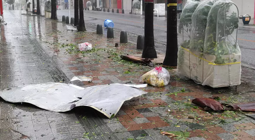 "Xanun" qasırğası Yaponiya çatıb - Ölən və yaralananlar var