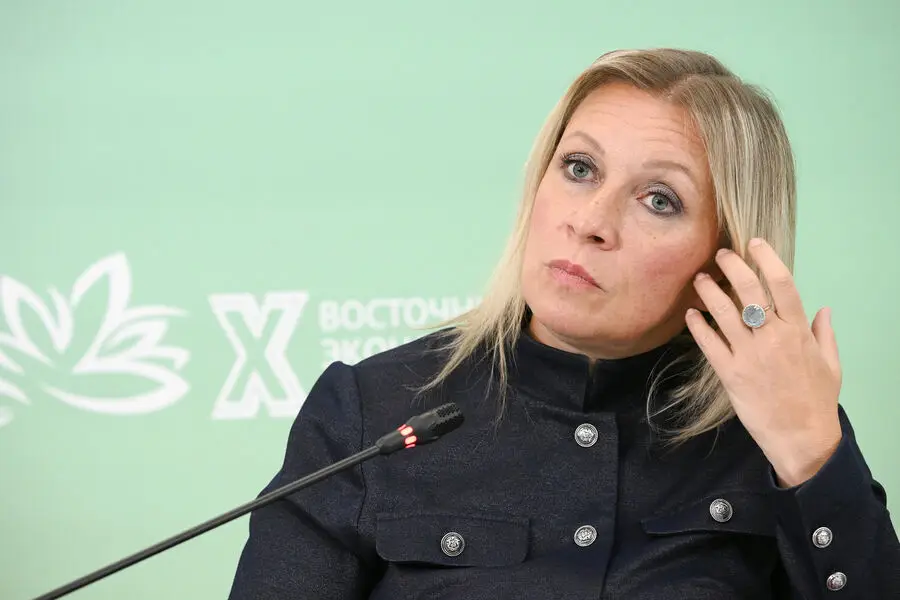 Zaxarova: Tramp səmimi şəkildə Ukraynadakı münaqişəni həll etmək istəyir