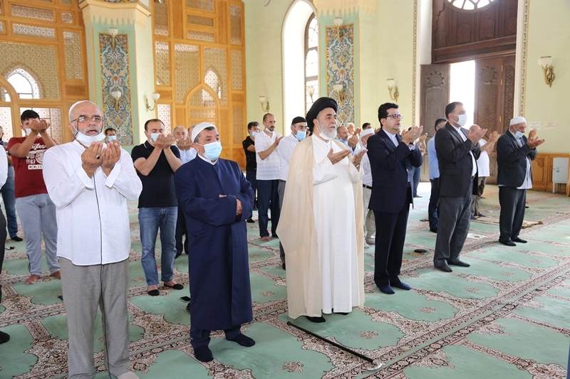 "Təzəpir" məscidində bayram namazı qılınıb