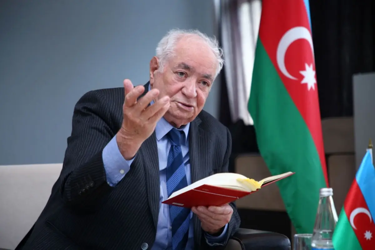 Vahid Əziz “Şərəf” ordeni ilə təltif edilib