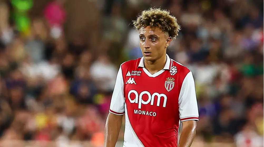 "Liverpul" və "Mançester Siti" gənc futbolçunu istəyirlər