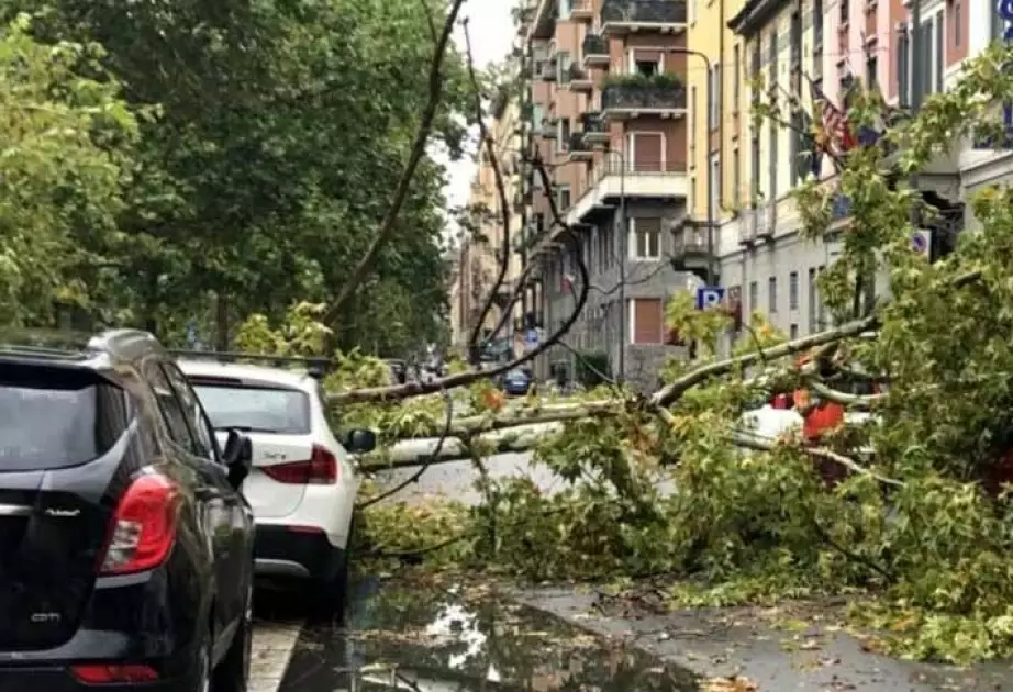 İtaliyada əlverişsiz hava şəraiti fəsadlar törədib