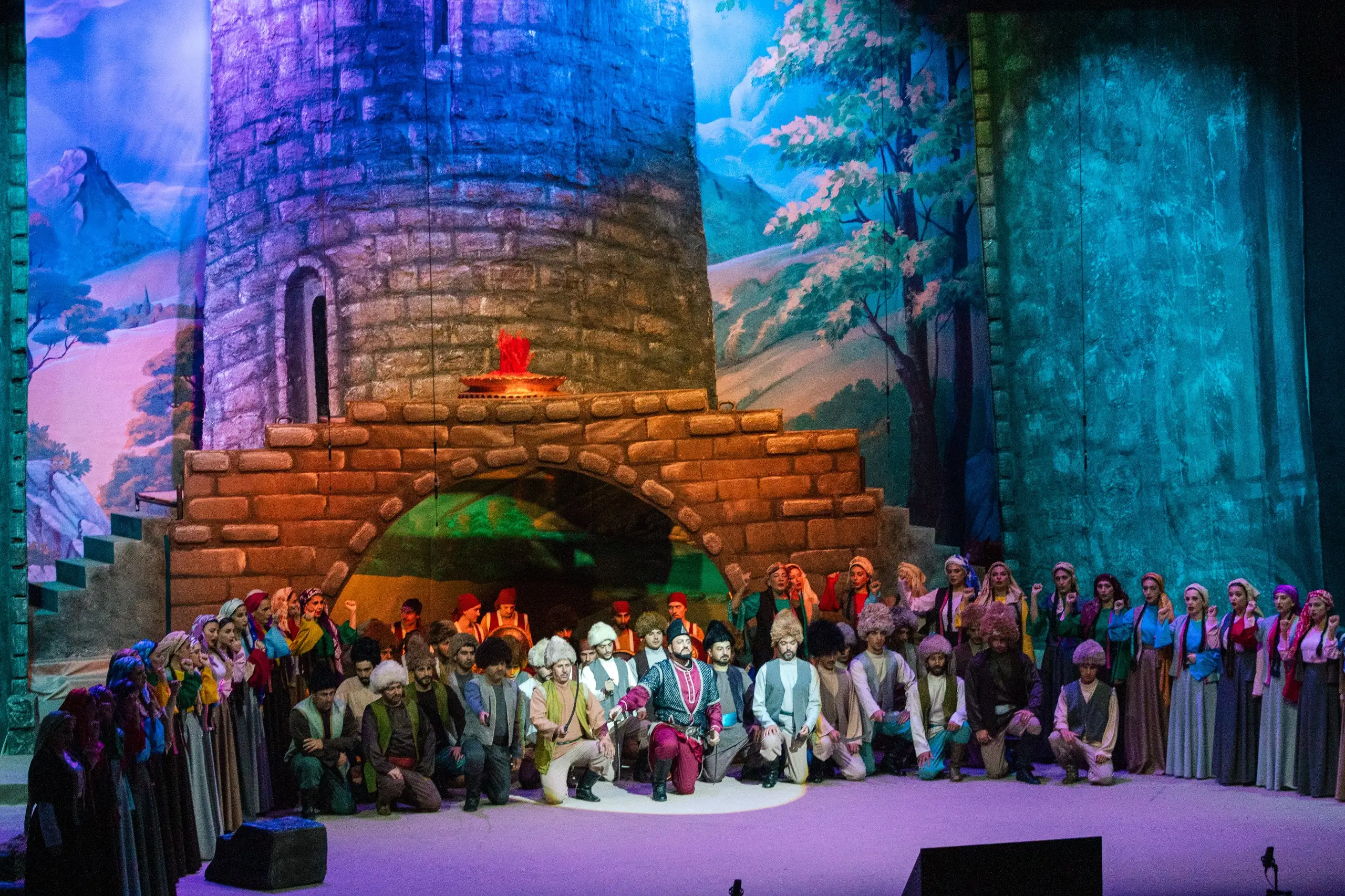 Üzeyir Hacıbəyli festivalının bağlanış mərasimi “Koroğlu” operasının yeni quruluşda təqdimatı ilə yadda qalıb