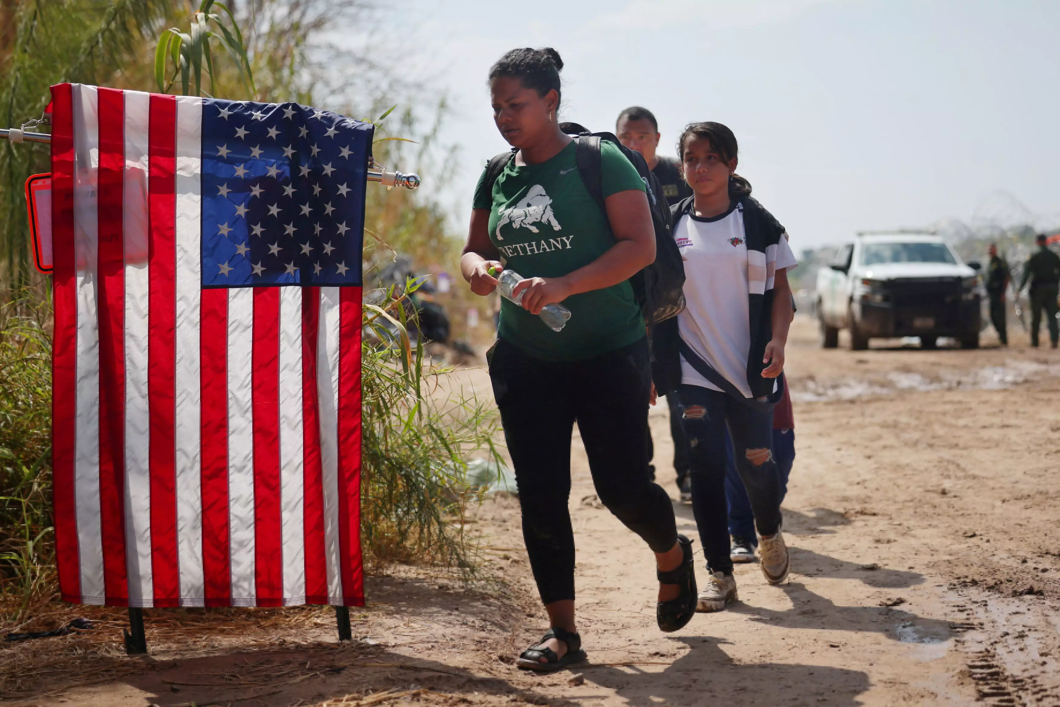 "Ölkəni dərhal tərk edin"