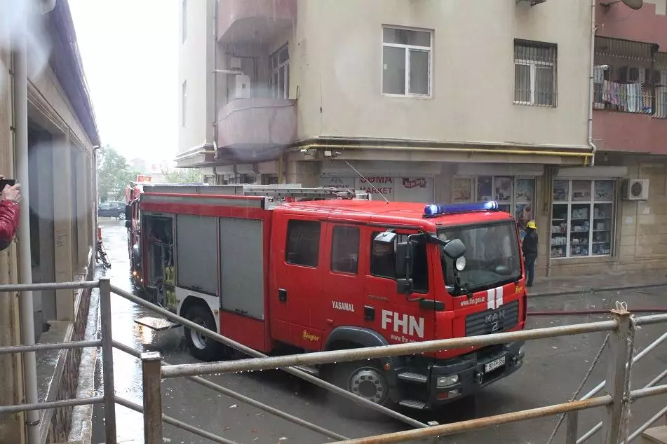 Bakıda binada yanğın olub, 1 nəfər ölüb