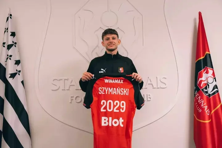 Şimanski “Fənərbaxça”dan “Rennes”ə transfer olundu