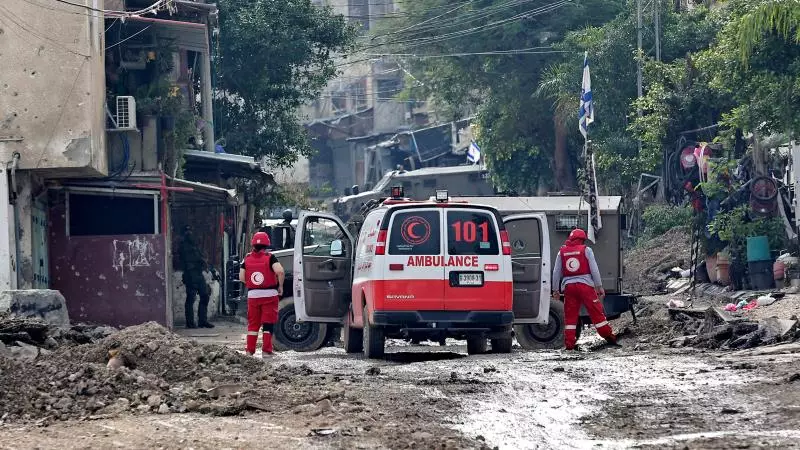 İsrail təcili yardıma atəş açıb, ölənlər var