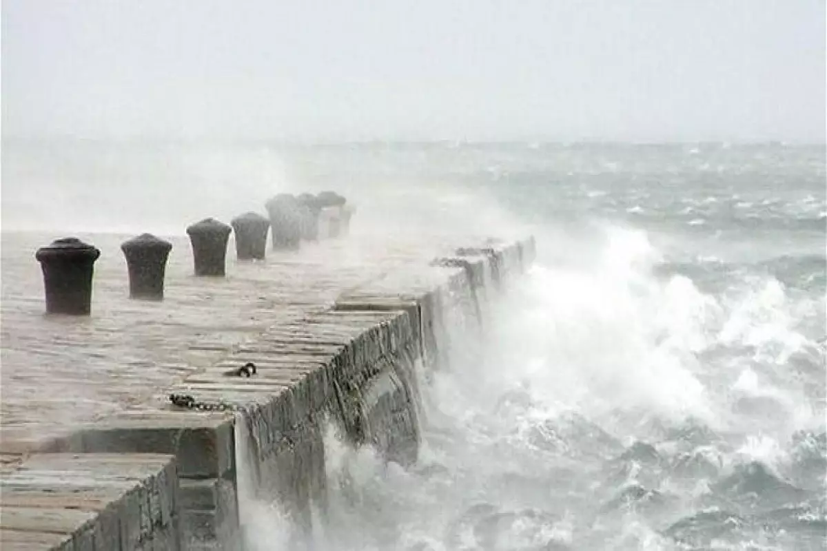 Külək əsir, dənizdə dalğanın hündürlüyü 3.8 metrə çatır - FAKTİKİ HAVA
