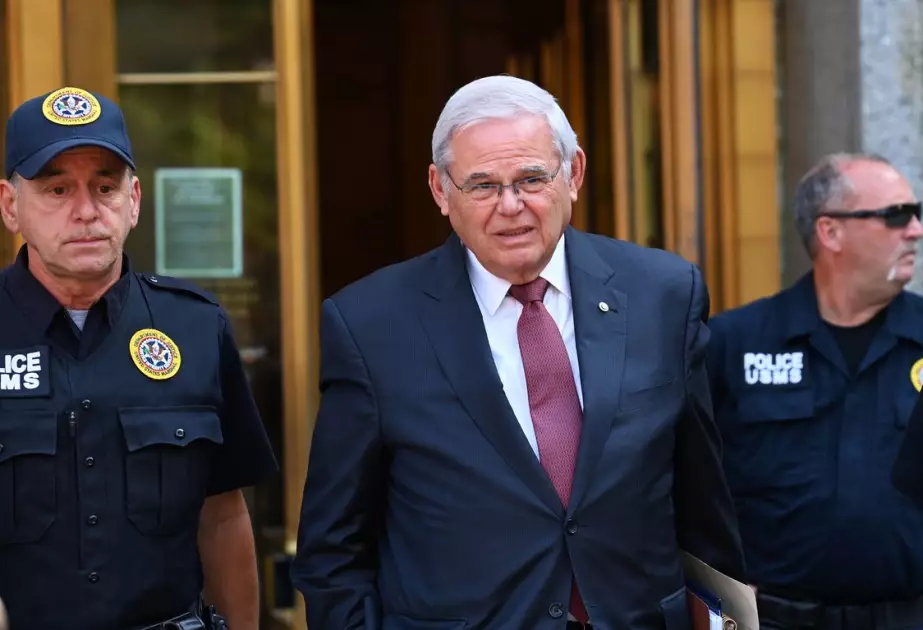 Məhkəmə ermənipərəst senator Bob Menendezin təqsirli olması ilə bağlı qərar çıxarıb