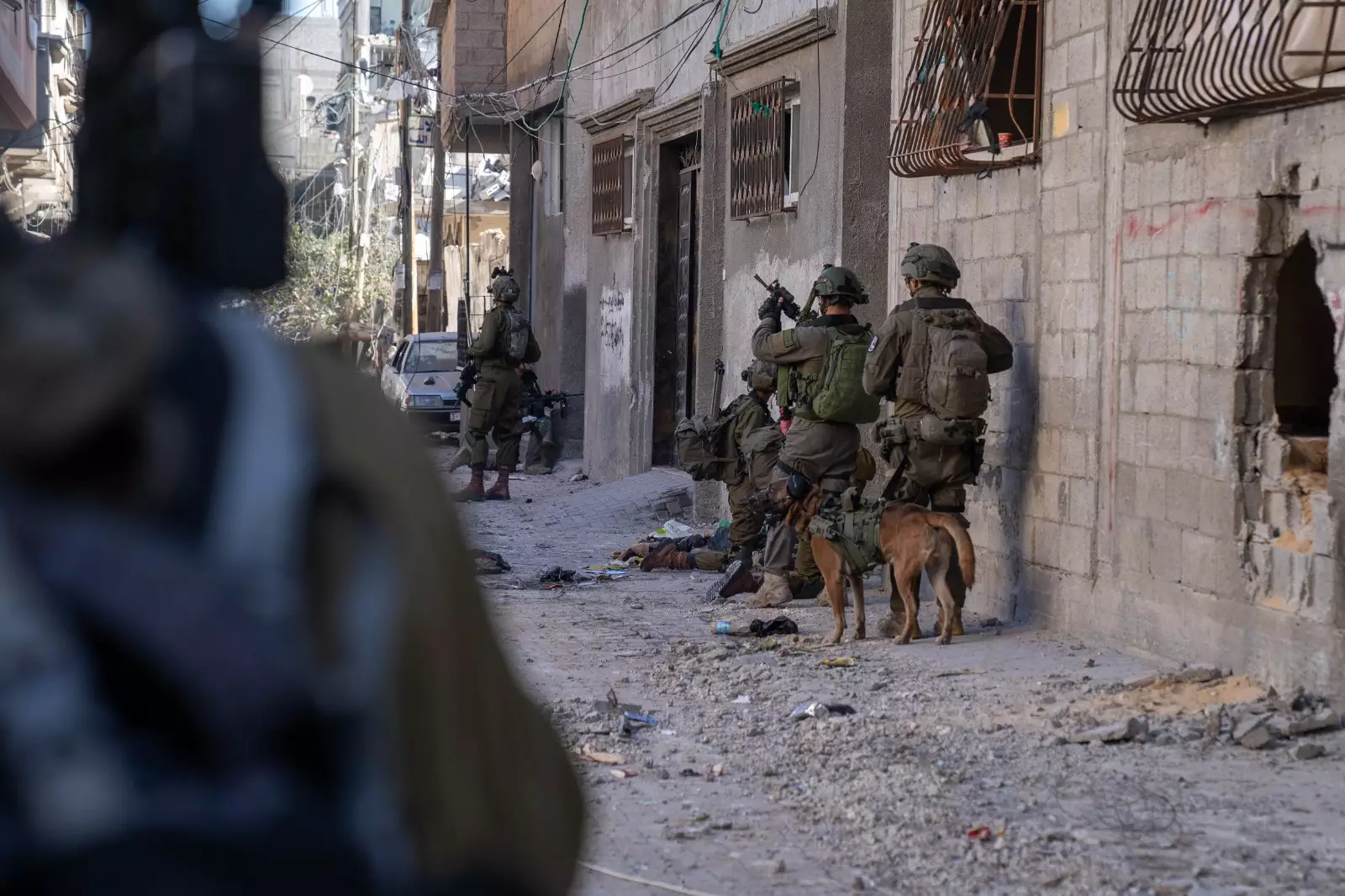 Qəzzanın cənubunda İsrailin zərbələri nəticəsində 25 nəfər ölüb