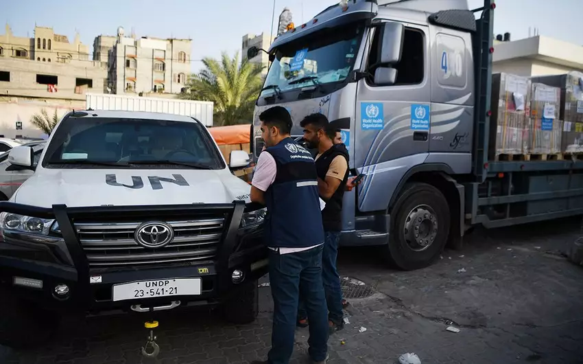 Humanitar yardım daşıyan 20 yük maşını Misirdən Qəzza zolağına yola düşüb