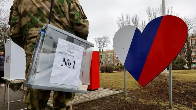 Putin: Ukrayna mülki şəxslərə hücum edərək seçkilərə təsir göstərməyə çalışır