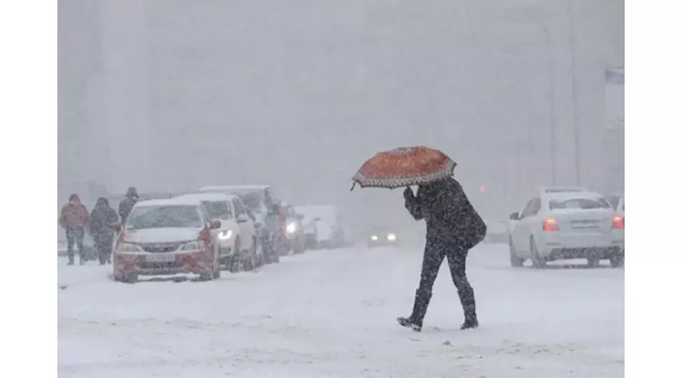 Bakıda qarlı havaya görə indiyədək 45 qəza baş verib, 61 avtomobil yolda qalıb