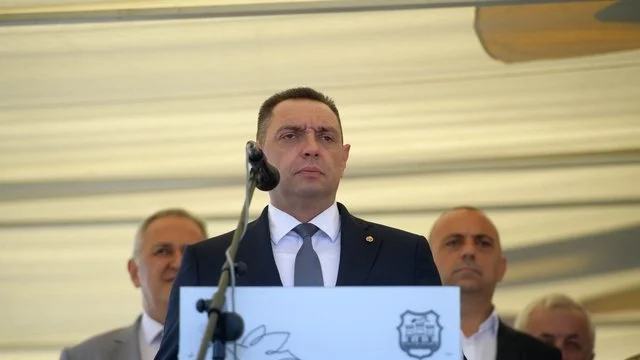 "Aİ Serbiyadan Avropaya inteqrasiya müqabilində Rusiyaya xəyanət etməyi tələb edir" - Vulin