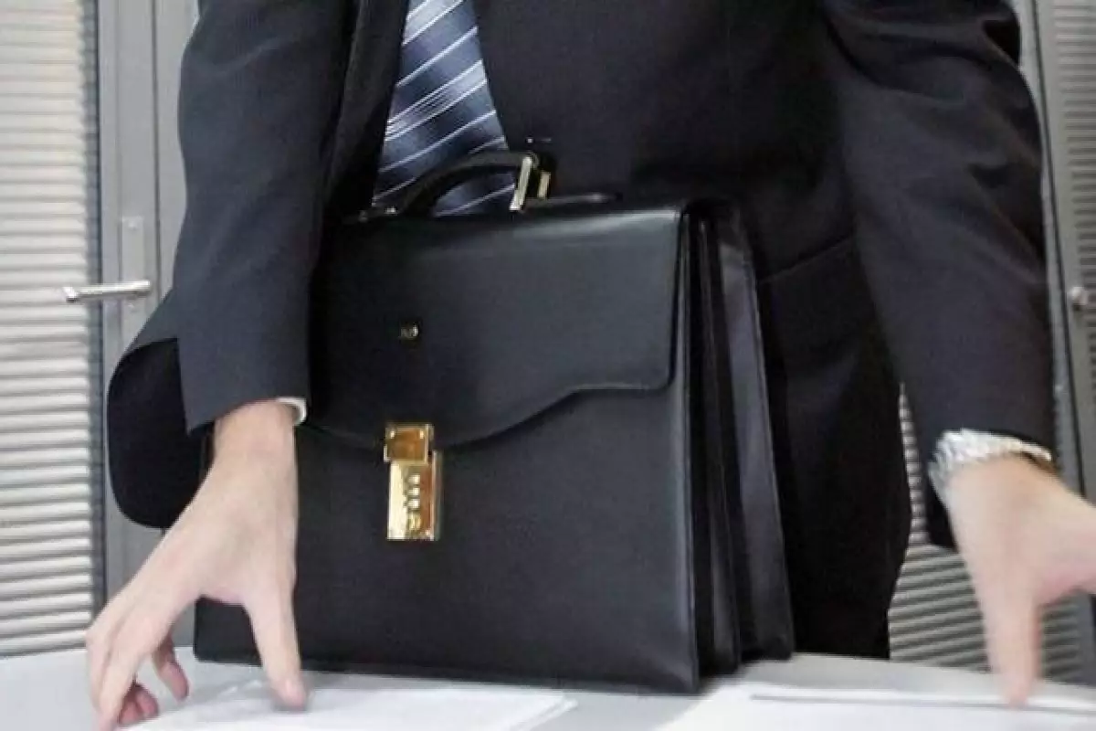 Bakıda iki məktəbin direktoruna şiddətli töhmət verilib