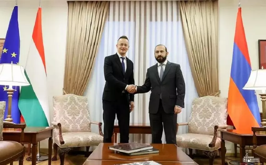 Ermənistan XİN başçısı Macarıstanda Peter Siyarto ilə görüşüb - YENİLƏNİB