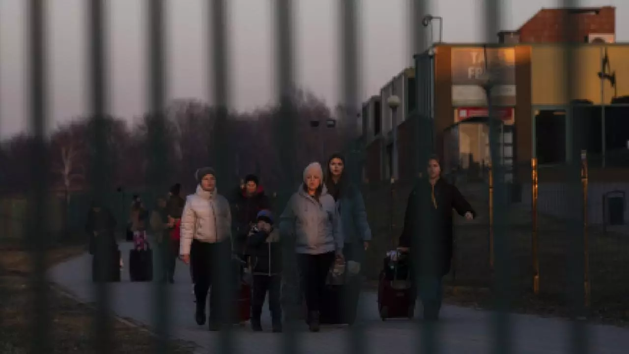 Dünya nəhəngləri Avropada minlərlə qaçqını işə cəlb edəcək