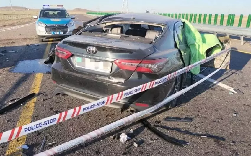 Qazaxıstanda iki maşın toqquşub - 9 nəfər ölüb