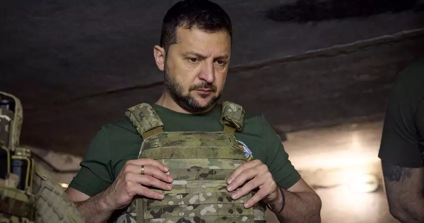 Volodimir Zelenski cəbhə xəttinə gedib, hərbçilərlə görüşüb
