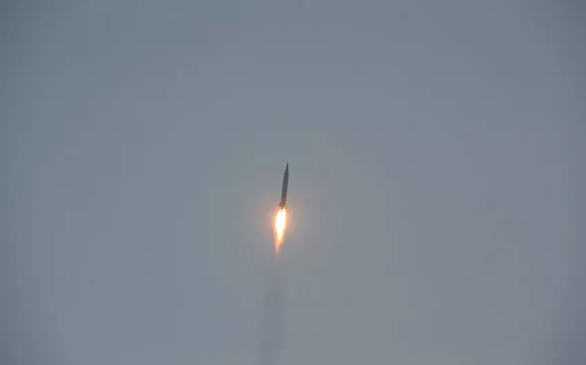 Yəmən İsrailin mərkəzinə raket zərbələri endirib, yaralılar var