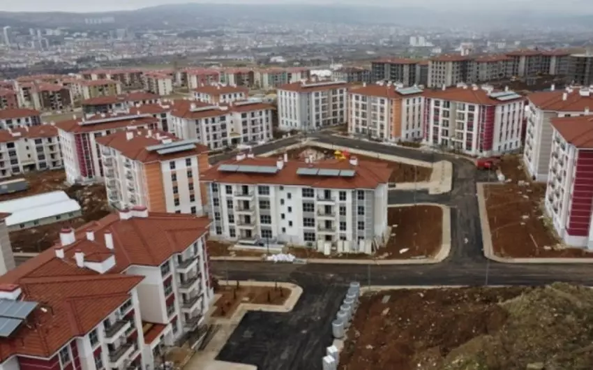Ərdoğan zəlzələ bölgəsində tikiləcək evlərin sayını açıqlayıb