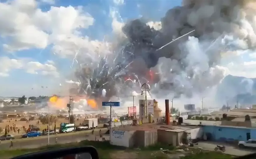 Meksikada fabrikdə partlayış olub