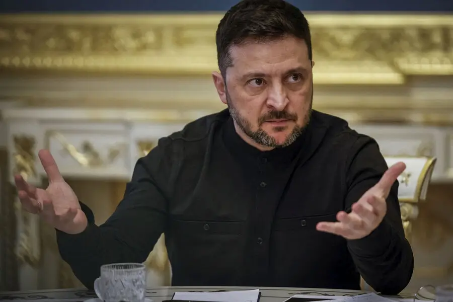 Zelenski korrupsiya qalmaqalına görə Ukraynanın iki nazirinin istefasını tələb etdi