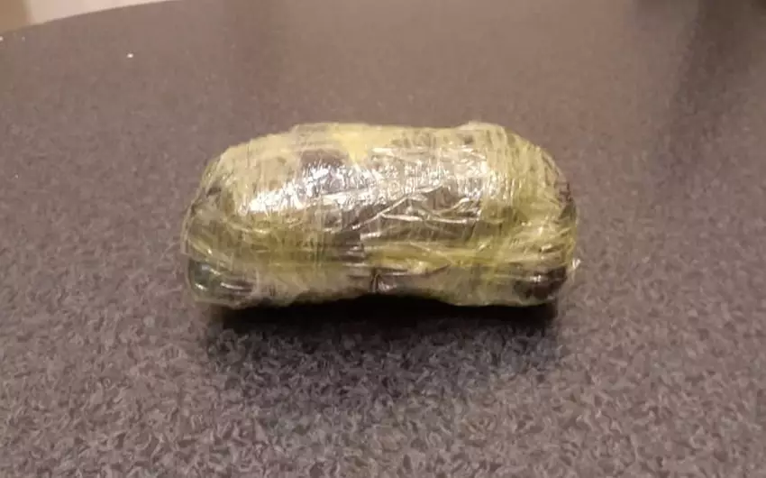 Ermənistanda yüksək vəzifəli şəxsin oğlu 240 bağlama narkotik maddə ilə tutulub