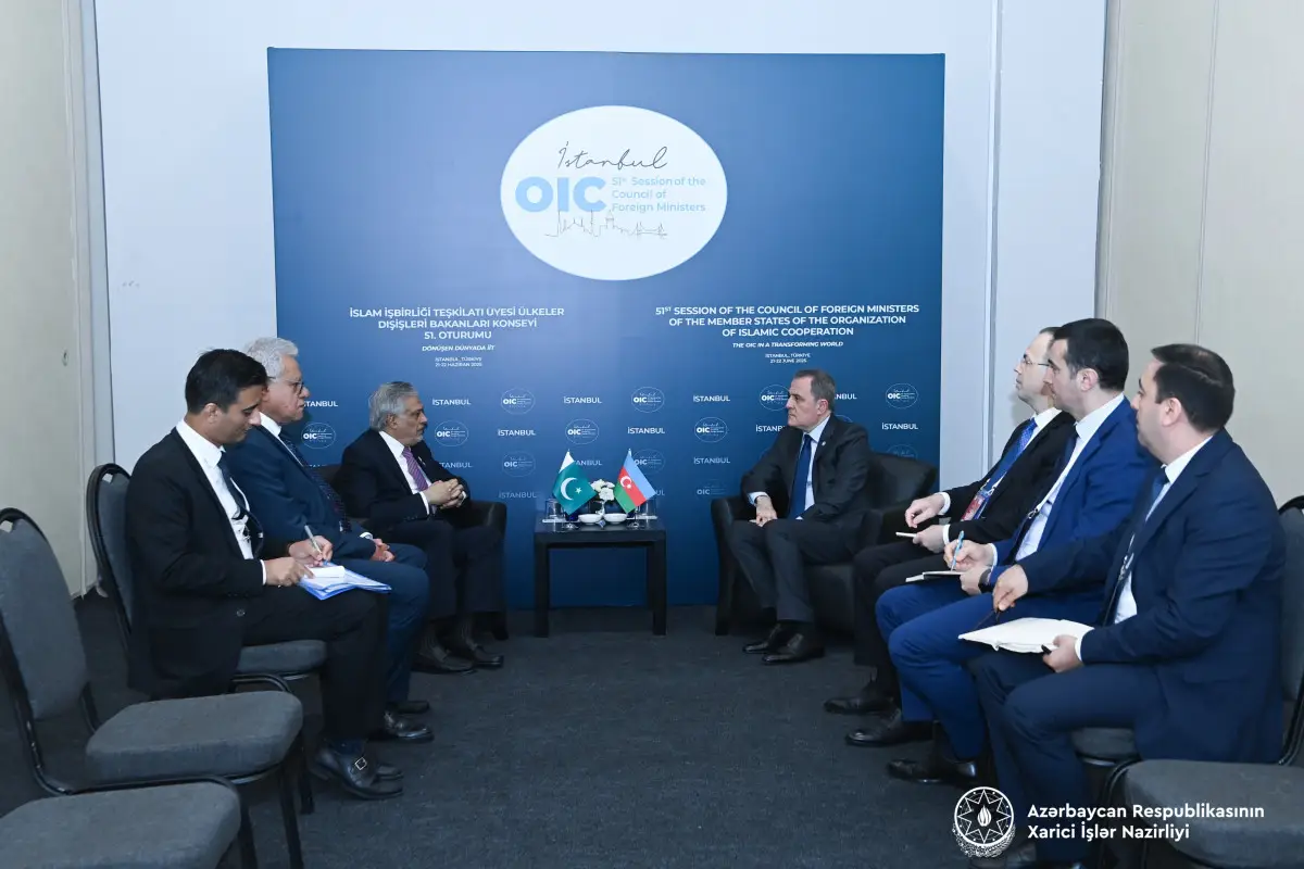 Azərbaycan və Pakistan XİN başçıları görüşüblər