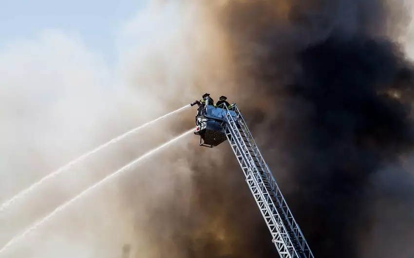 İtaliyada alüminium zavodunda partlayış baş verib, xəsarət alanlar var