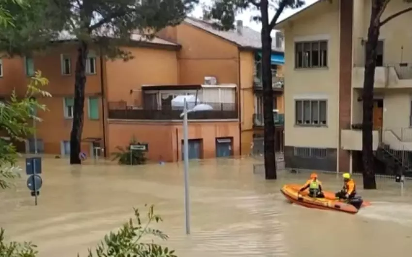 İtaliyanın şimalında güclü yağışlar və daşqınlar səbəbindən 11 nəfər ölüb