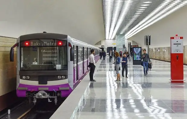 Bakı metrosunda qatarların hərəkətində yubanmalar olub