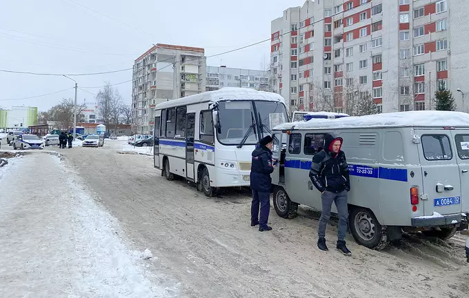 Bryansk məktəbində atışma nəticəsində yaralanan şagird ölüb