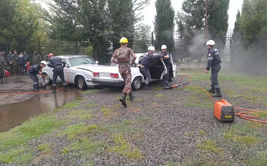 Nəqliyyat qəzaları zamanı xilasetmə əməliyyatları barədə təlim keçirilib