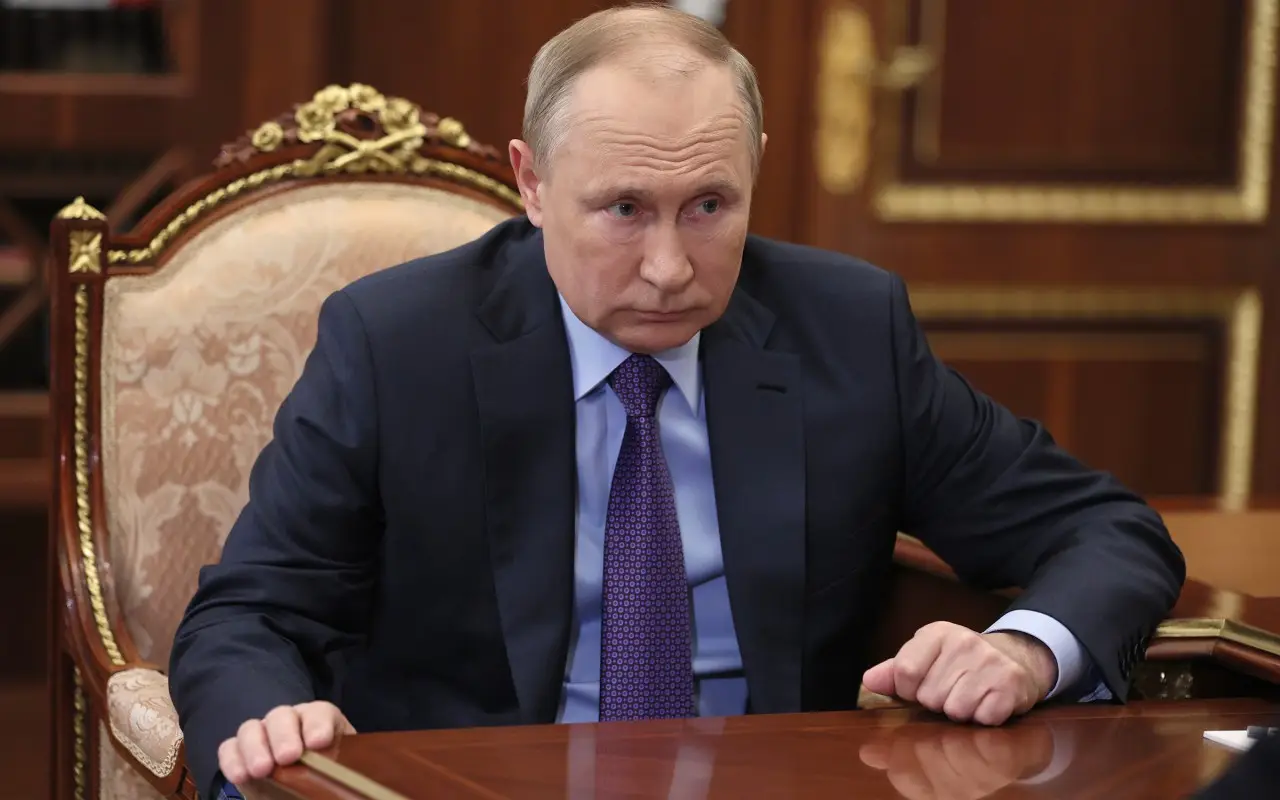 ''AZAL-ın ekipajına Mahaçqalaya eniş təklif olunub'' - Putin