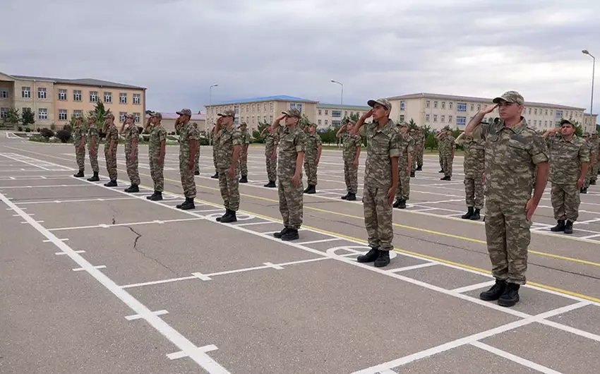 MN Əlahiddə Ümumqoşun Orduda gənc əsgərlərin hazırlıq prosesinin detallarını açıqlayıb