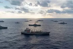 Yaponiyada balıqçı gəmisi sahilə çıxıb